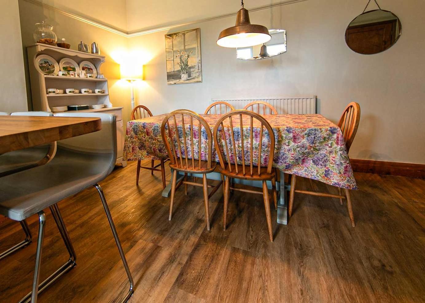 107a - 3 Double Bedrooms