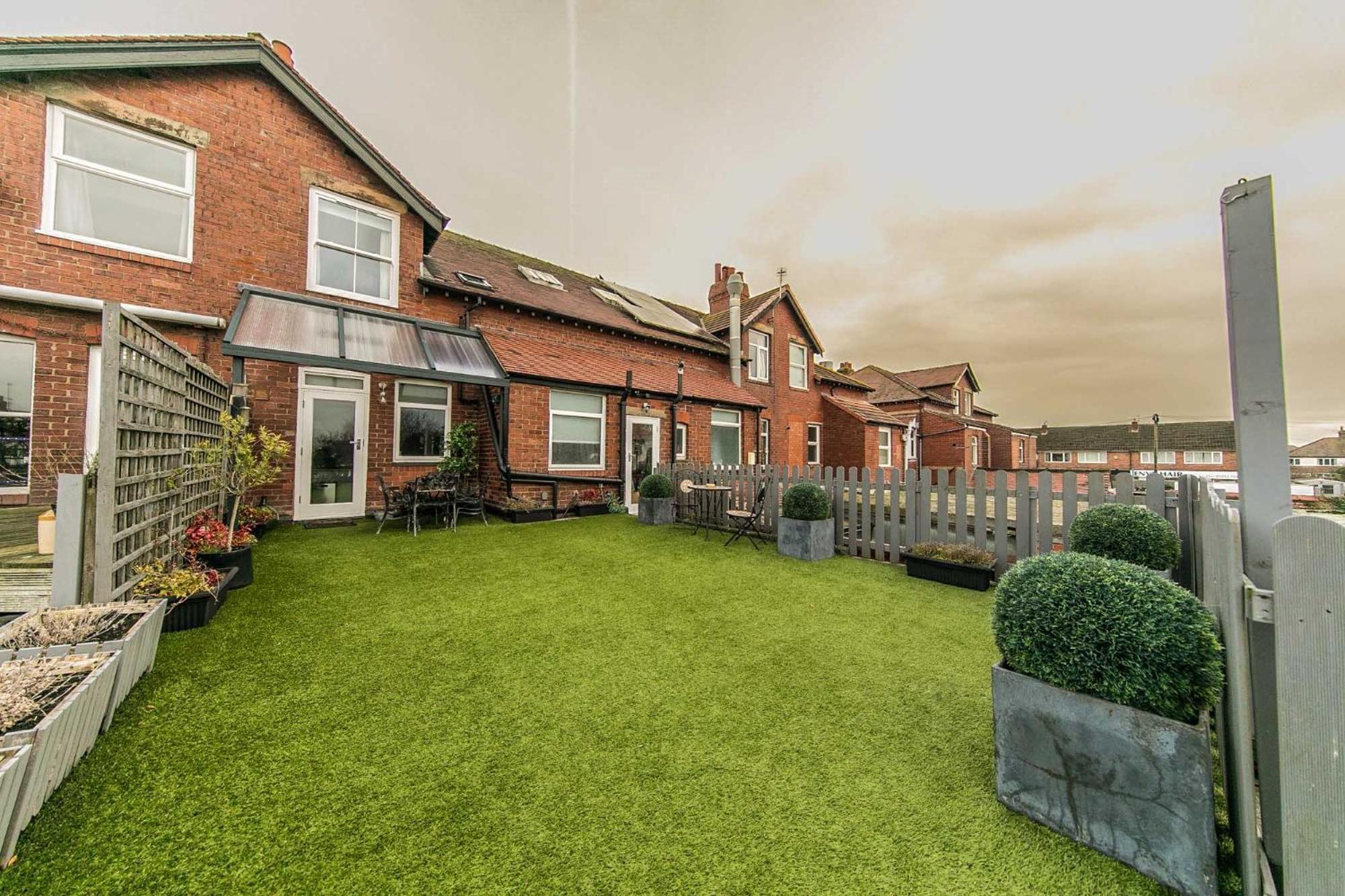 107a - 3 Double Bedrooms Apartment *