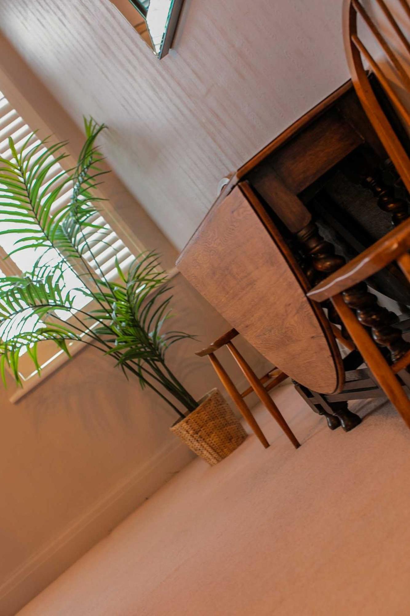 Apartment 107a - 3 Double Bedrooms *