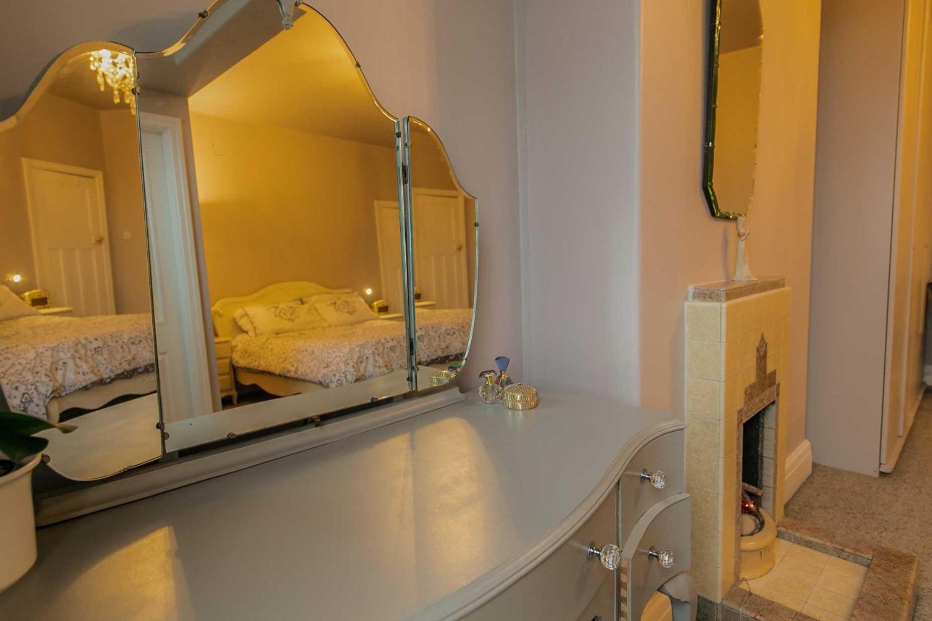 107a - 3 Double Bedrooms Lytham St Annes