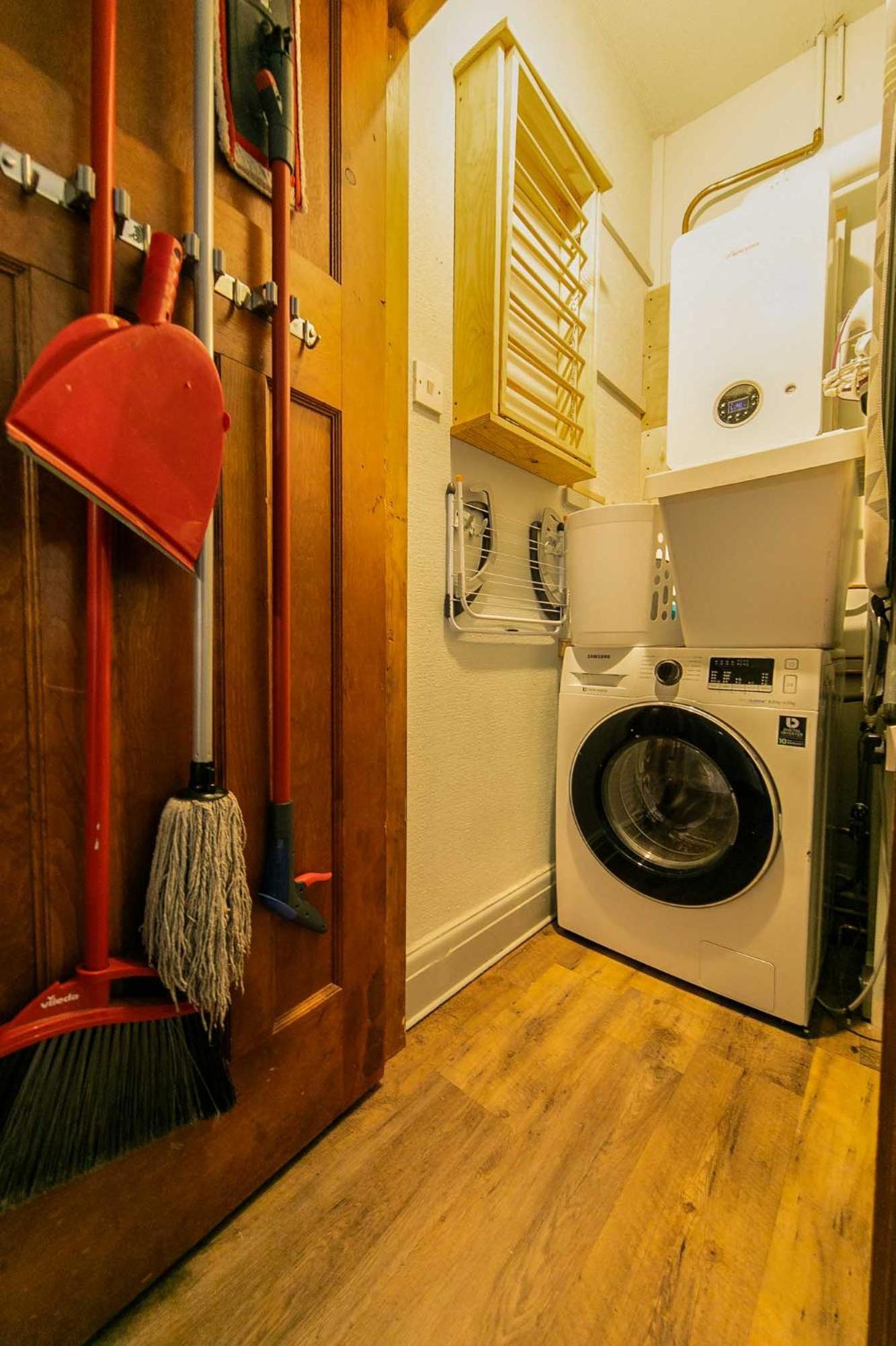 Apartment 107a - 3 Double Bedrooms *